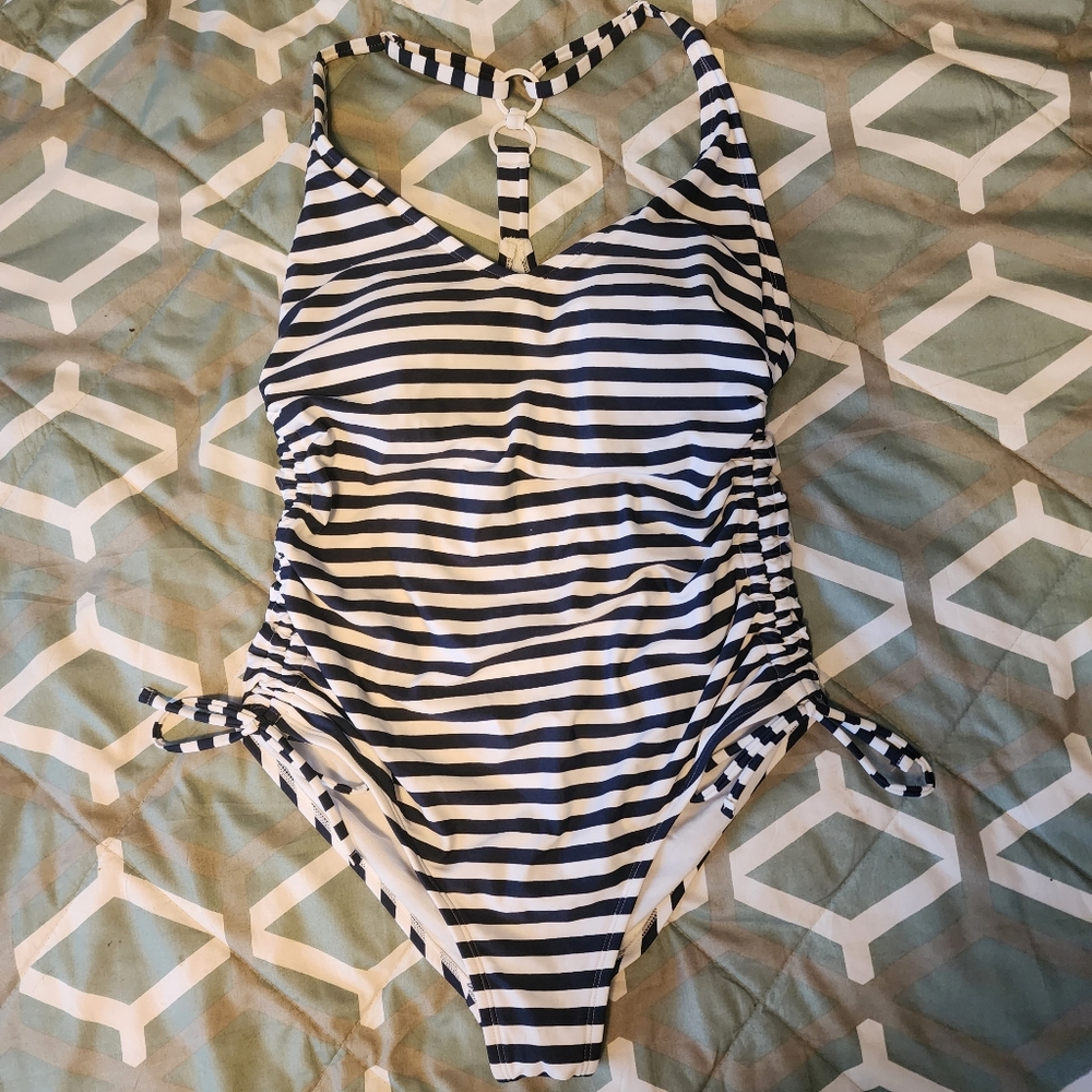 NWOT Women's Side-Ruched 1 Piece Swimsuit